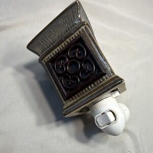 Scentsy Plug-In/Nightlight Wall Warmer Ceramic On/Off Switch Brown Gray Glossy